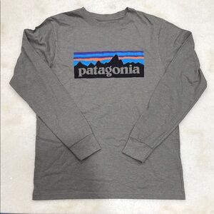 Patagonia Gray Long Sleeve Tee with Iconic Logo